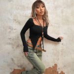 European And American Unique Design Sense Niche T-shirt Autumn And Winter New Sexy Cropped Short Top - Image 5