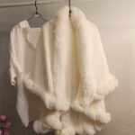 Thickened Knitted Cape With Furry Collar For FallWinter - Image 4