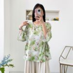 Womens Relaxed-fit Chinese-style Shirt With Flared Sleeves - Image 4