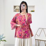 Womens Relaxed-fit Chinese-style Shirt With Flared Sleeves - Image 2