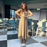 Women's Fashion Round Neck Solid Color Long Sleeved Pleated Skirt Set - Image 2
