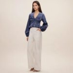 Gentle V-neck Top With Drawstring And Ruffled Hem Detailing - Image 5