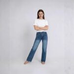 Retro Washed Mopping Pants High-Waisted Womens Slimming Washed Denim Jeans - Image 2