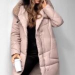 Mid-length Lightweight Silk-cotton Puffer Coat With A Large Fur Collar For Superior Warmth